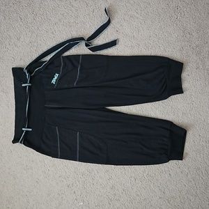 Black Zumba capris